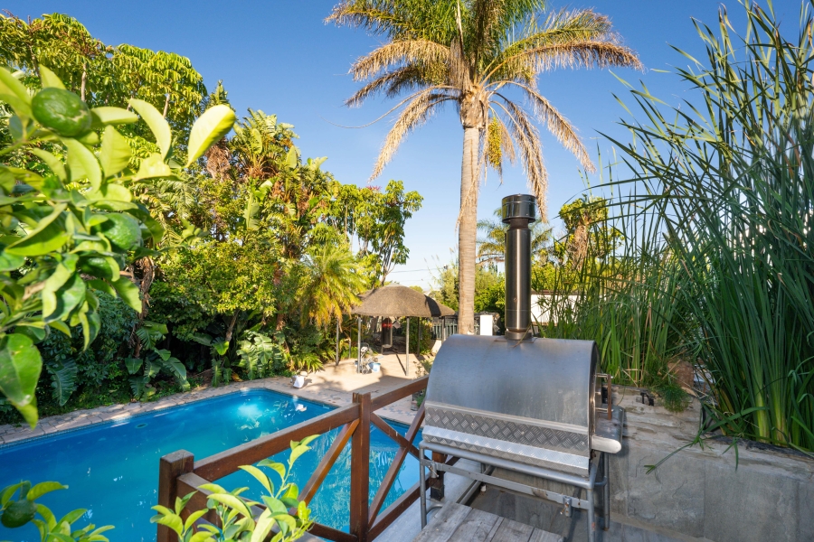 5 Bedroom Property for Sale in Langerug Western Cape